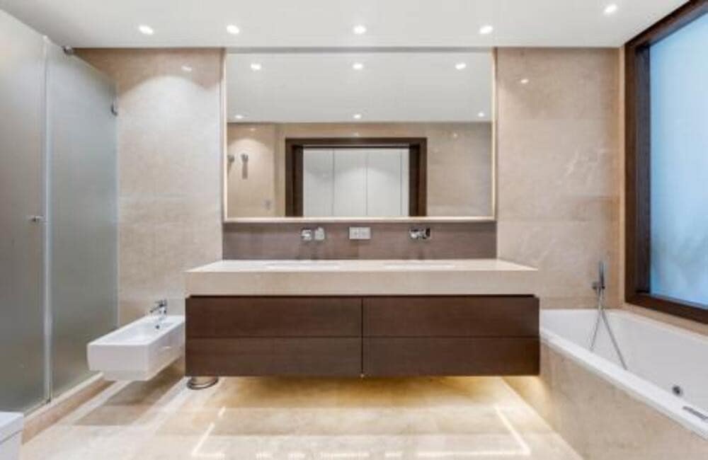 5 quarto Penthouse para arrendar em Marbella com piscina garagem - 11 500 € (Ref: 10160870)
