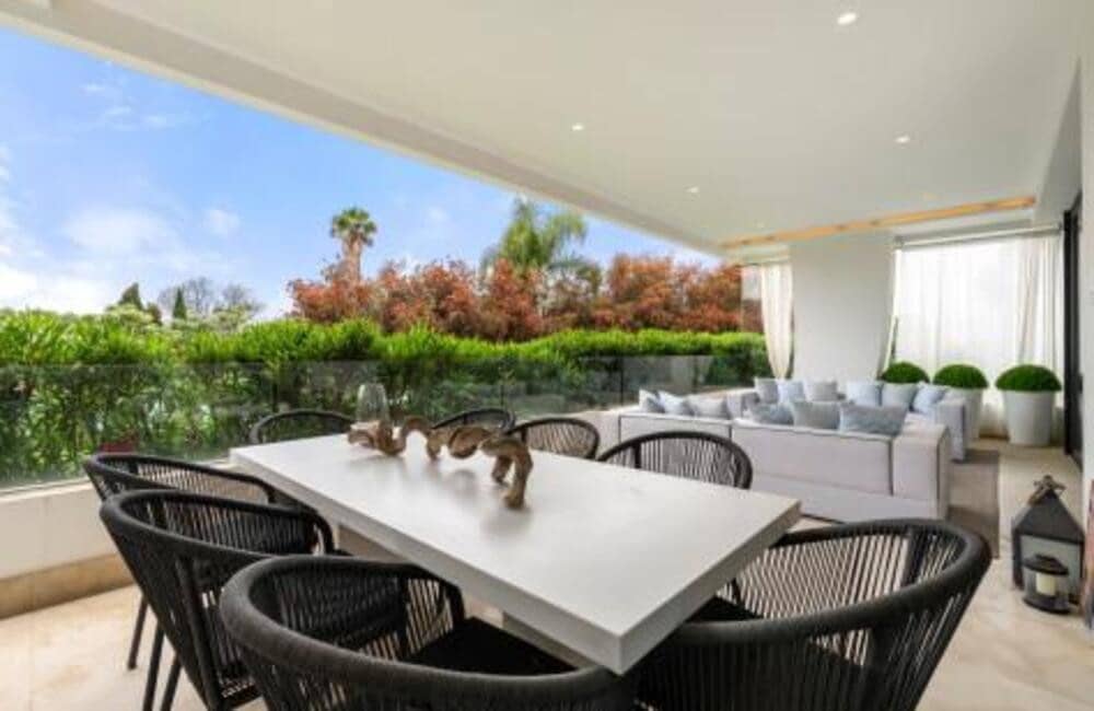 5 quarto Penthouse para arrendar em Marbella com piscina garagem - 11 500 € (Ref: 10160870)
