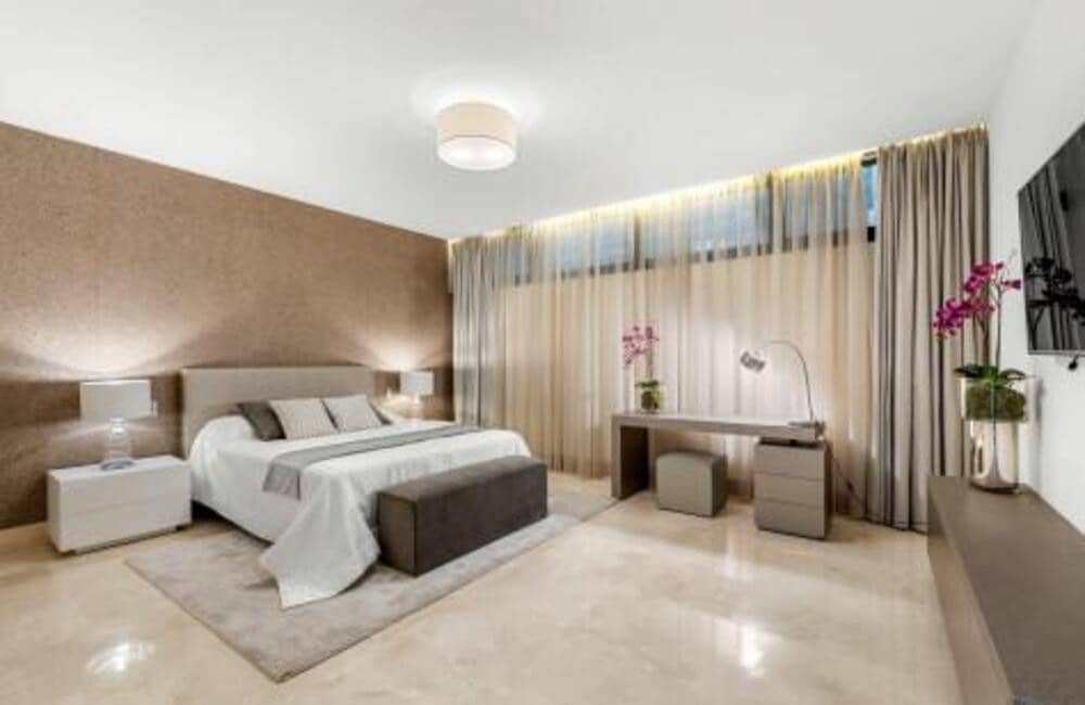 5 quarto Penthouse para arrendar em Marbella com piscina garagem - 11 500 € (Ref: 10160870)