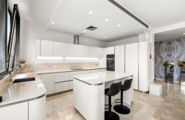 5 slaapkamer Penthouse te huur in Sierra Blanca, Marbella met zwembad garage - € 11.500 (Ref: 10160870)