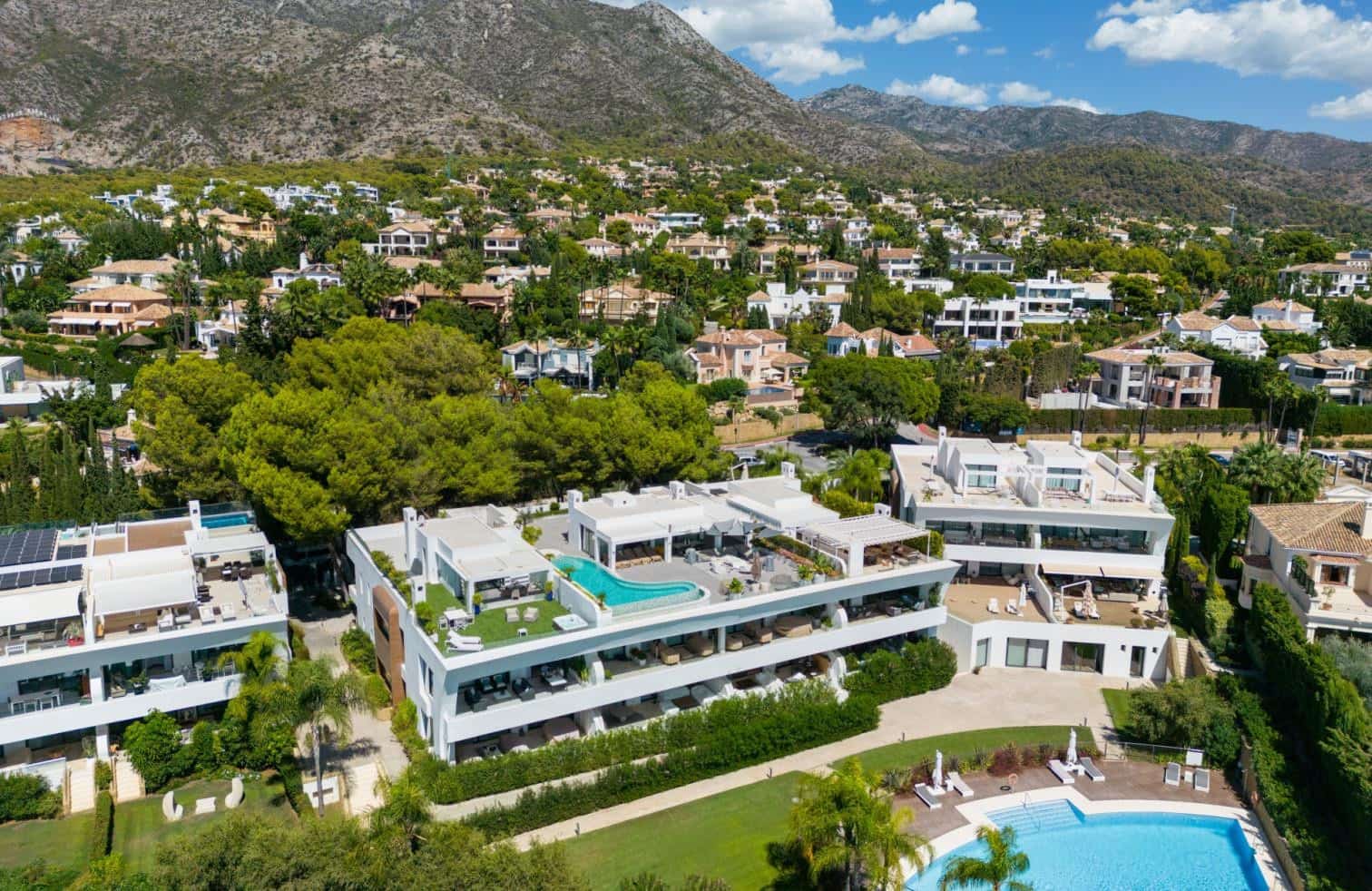 5 quarto Penthouse para arrendar em Marbella com piscina garagem - 11 500 € (Ref: 10160870)