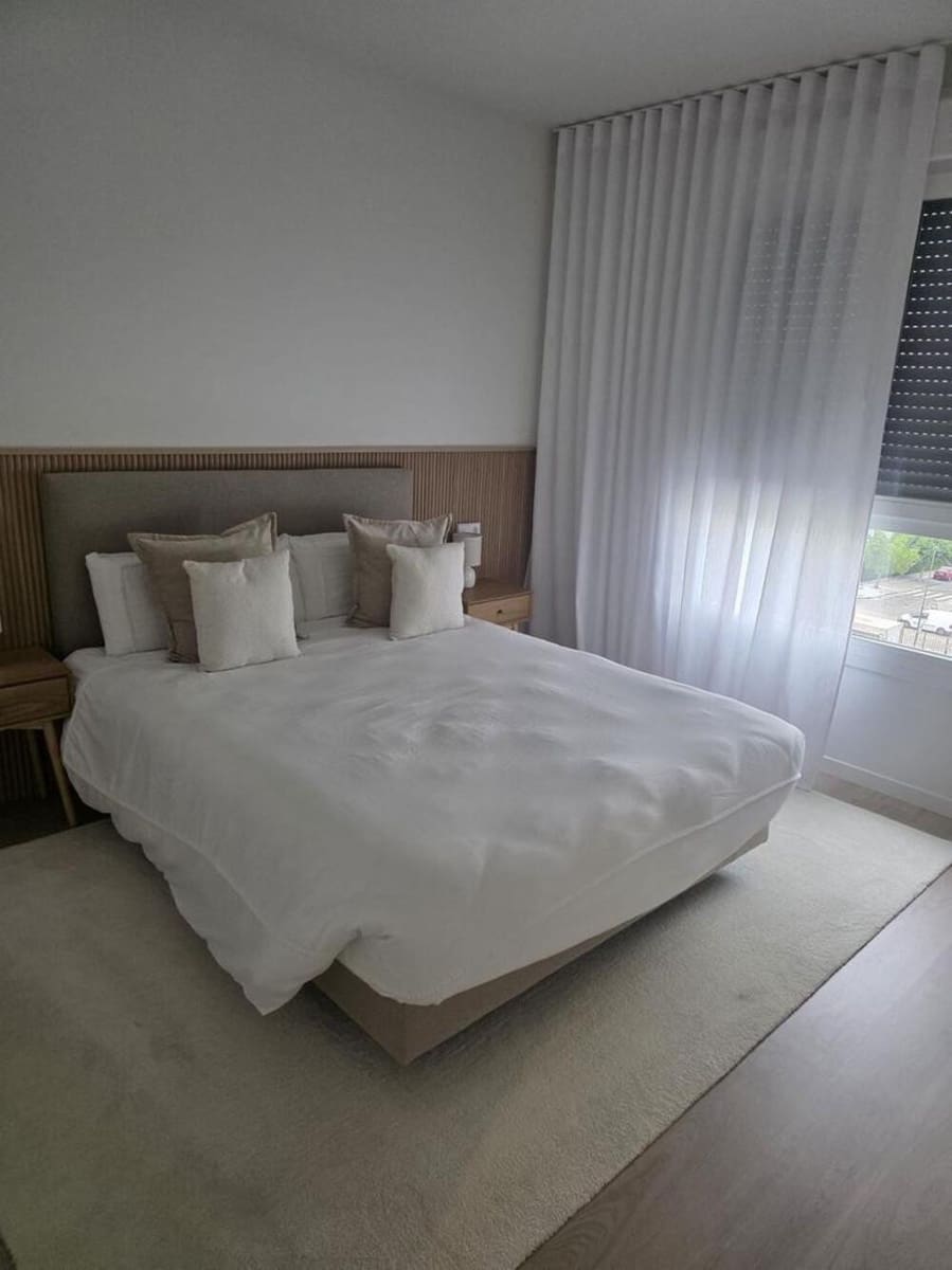 3 soverom Leilighet til leie i Marbella med svømmebasseng garasje - € 2 500 (Ref: 10160872)