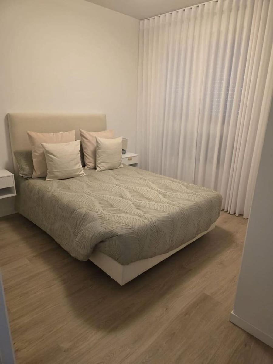 3 soverom Leilighet til leie i Marbella med svømmebasseng garasje - € 2 500 (Ref: 10160872)