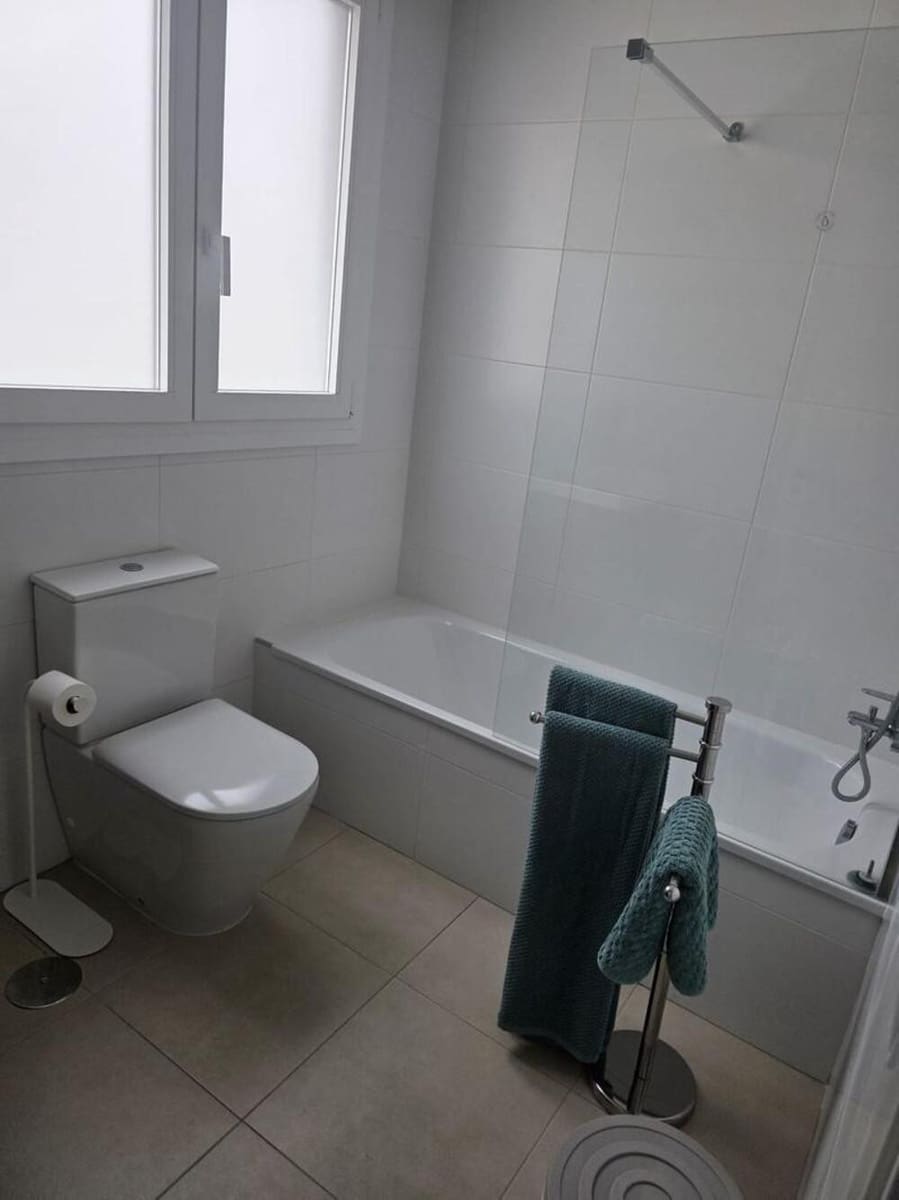 3 soverom Leilighet til leie i Marbella med svømmebasseng garasje - € 2 500 (Ref: 10160872)