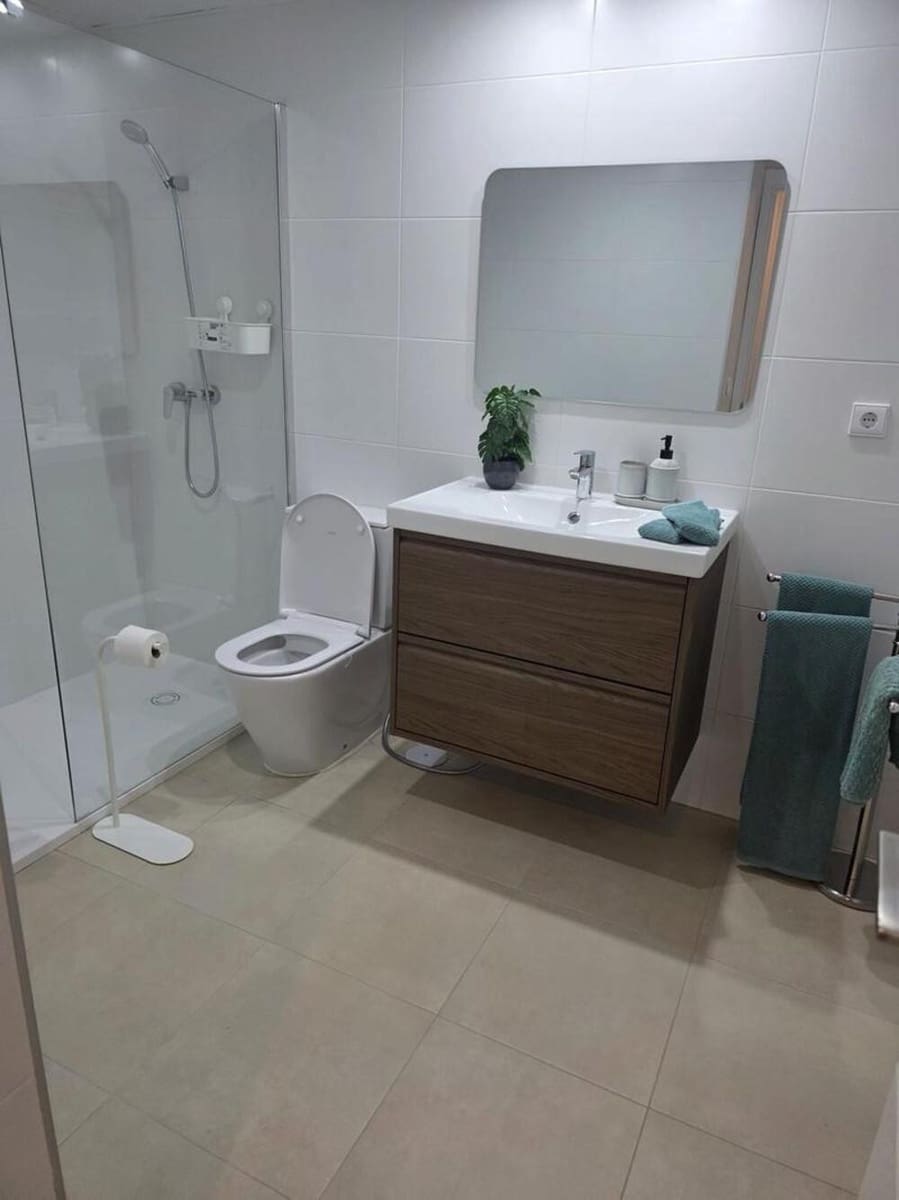 3 soverom Leilighet til leie i Marbella med svømmebasseng garasje - € 2 500 (Ref: 10160872)