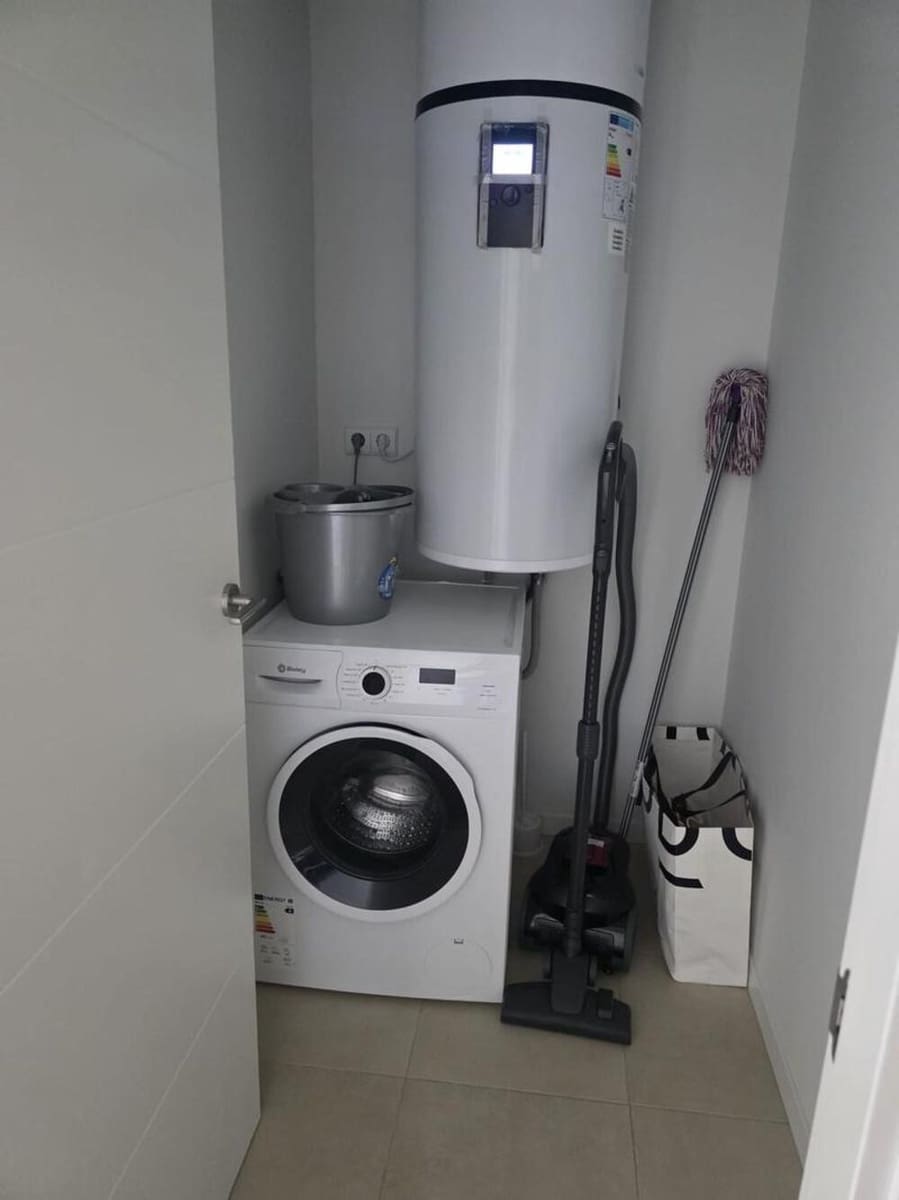 3 soverom Leilighet til leie i Marbella med svømmebasseng garasje - € 2 500 (Ref: 10160872)