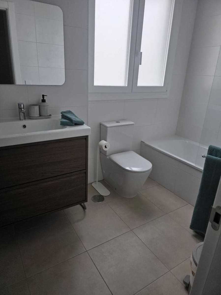 3 soverom Leilighet til leie i Marbella med svømmebasseng garasje - € 2 500 (Ref: 10160872)