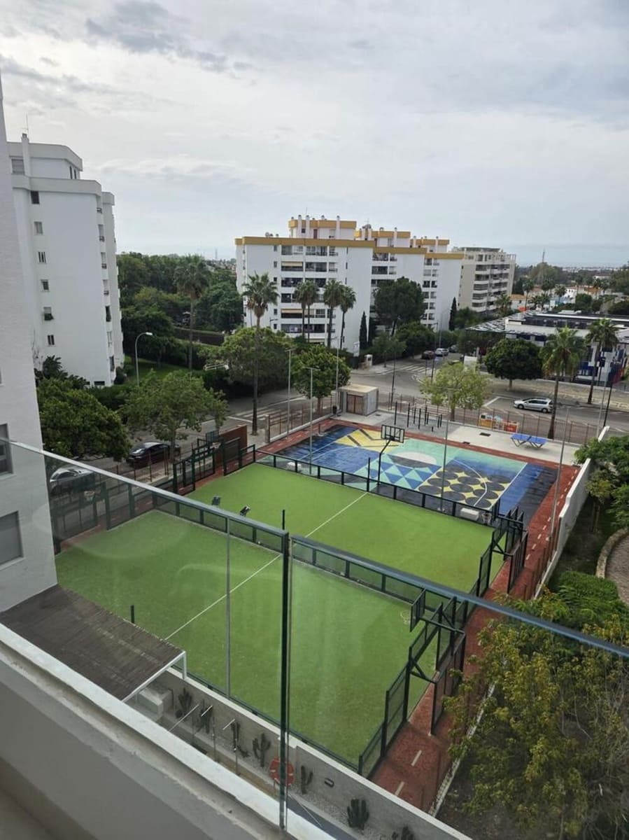 3 soverom Leilighet til leie i Marbella med svømmebasseng garasje - € 2 500 (Ref: 10160872)