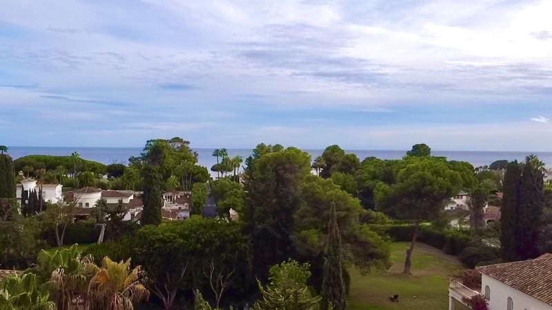 3 quarto Penthouse para arrendar em El Paraiso com piscina garagem - 3 500 € (Ref: 10160873)