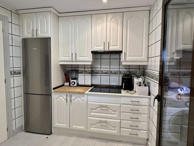3 quarto Penthouse para arrendar em El Paraiso, Estepona - 3 500 € (Ref: 10160873)