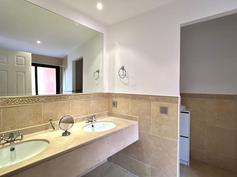 3 quarto Penthouse para arrendar em El Paraiso com piscina garagem - 3 500 € (Ref: 10160873)