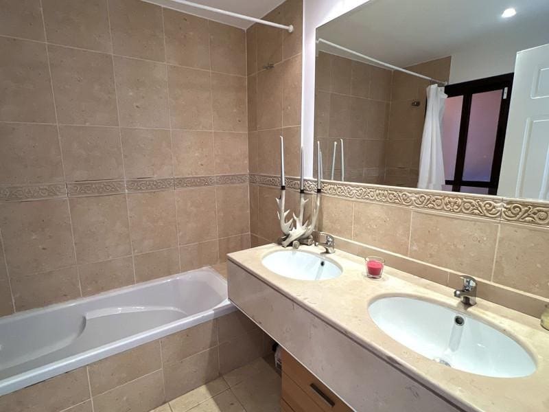 3 quarto Penthouse para arrendar em El Paraiso com piscina garagem - 3 500 € (Ref: 10160873)