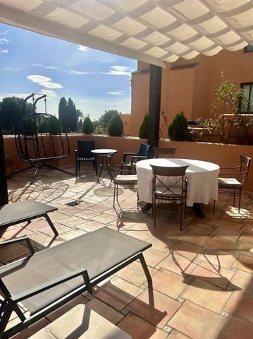 3 quarto Penthouse para arrendar em El Paraiso, Estepona - 3 500 € (Ref: 10160873)