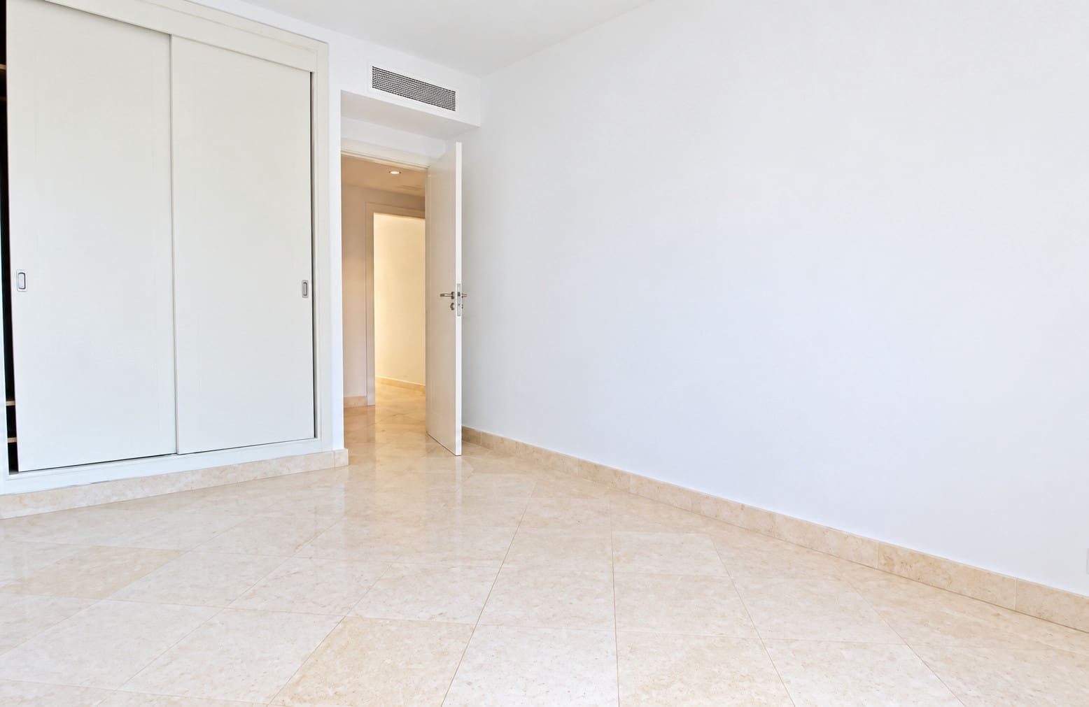 4 slaapkamer Penthouse te huur in Atalaya-Isdabe met zwembad garage - € 4.200 (Ref: 10164068)