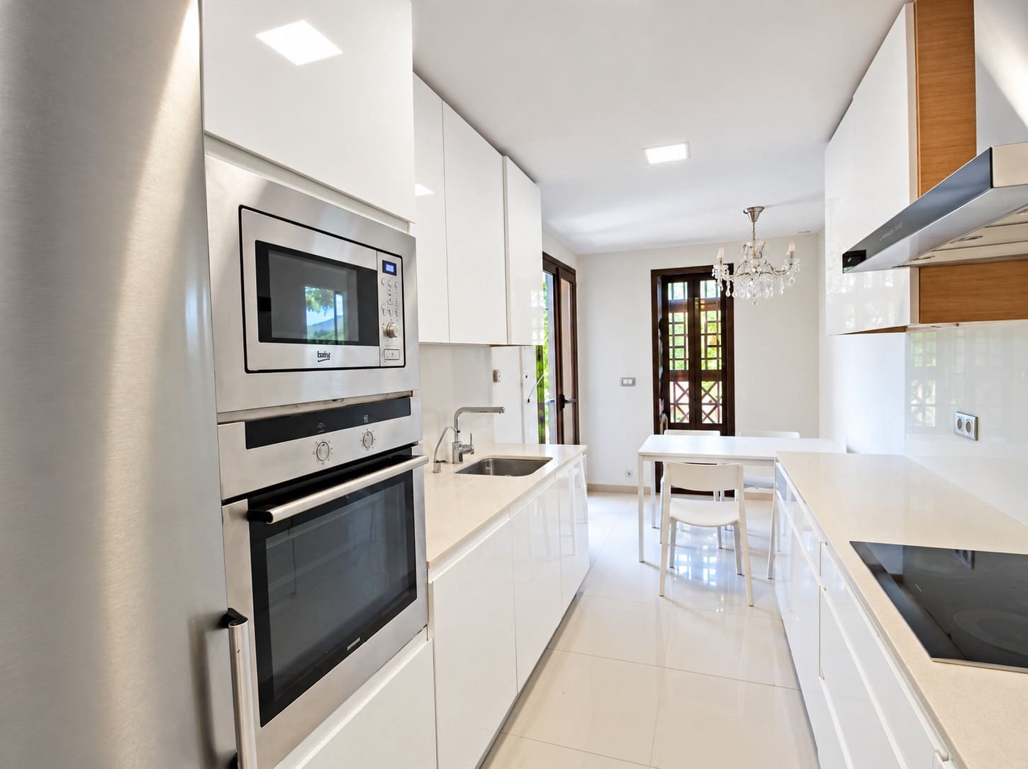 4 slaapkamer Penthouse te huur in Atalaya-Isdabe met zwembad garage - € 4.200 (Ref: 10164068)