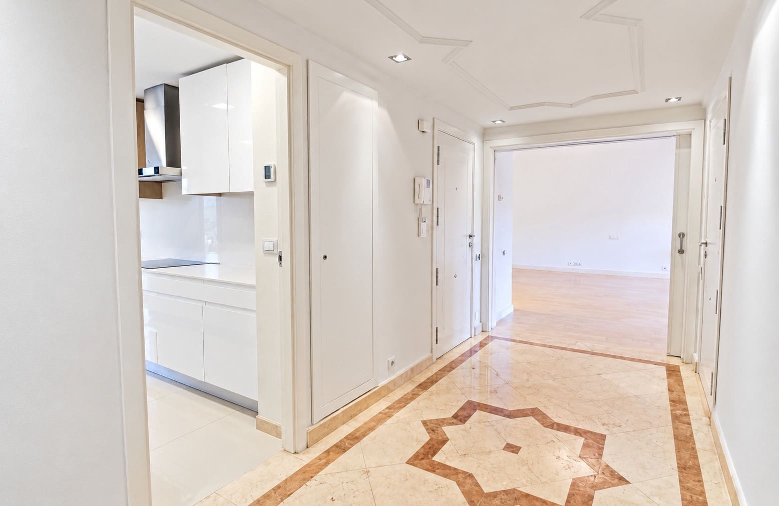 4 slaapkamer Penthouse te huur in Atalaya-Isdabe met zwembad garage - € 4.200 (Ref: 10164068)