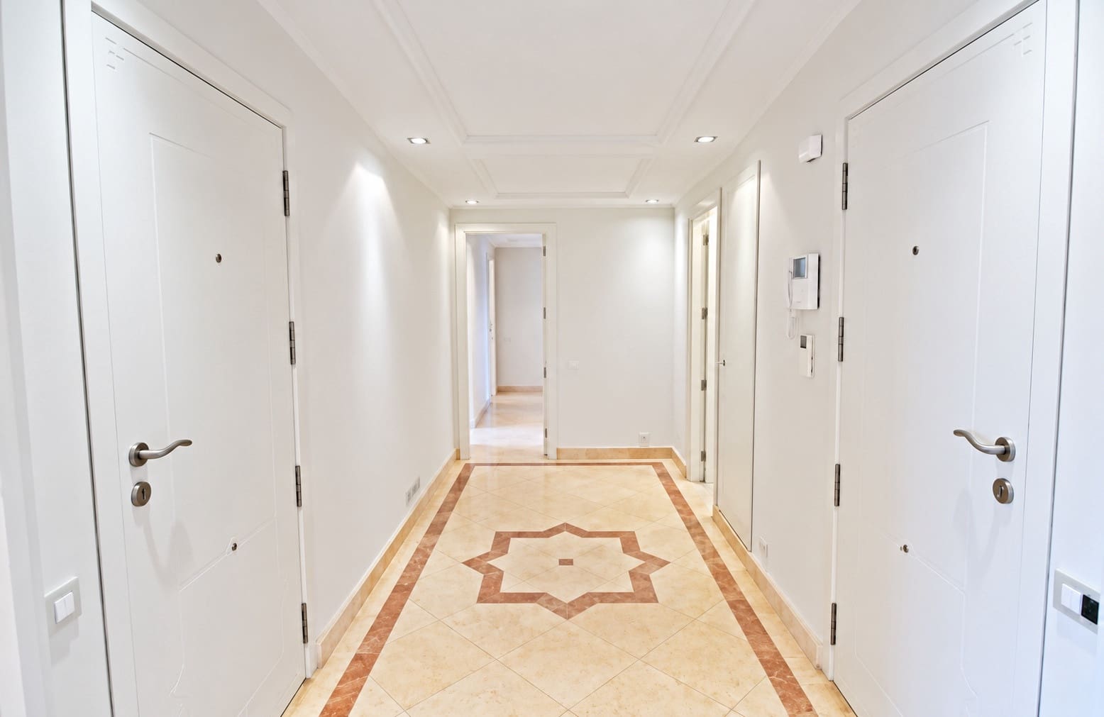 4 slaapkamer Penthouse te huur in Atalaya-Isdabe met zwembad garage - € 4.200 (Ref: 10164068)