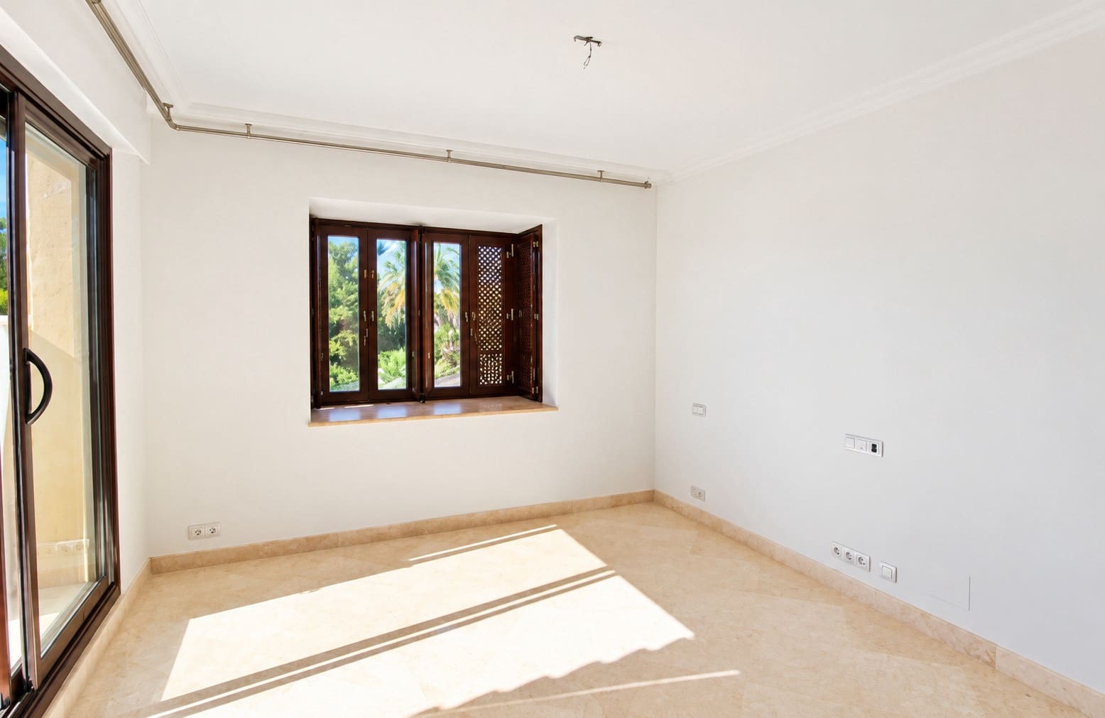 4 slaapkamer Penthouse te huur in Atalaya-Isdabe met zwembad garage - € 4.200 (Ref: 10164068)