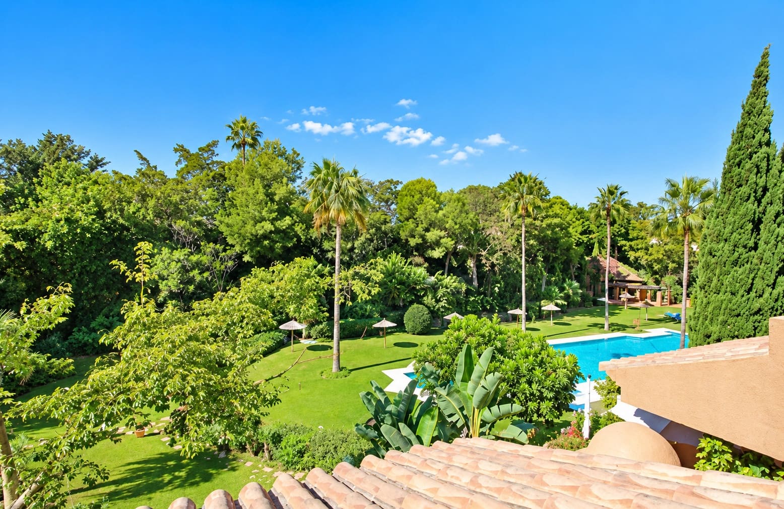 4 slaapkamer Penthouse te huur in Atalaya-Isdabe met zwembad garage - € 4.200 (Ref: 10164068)