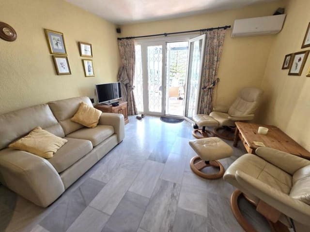 Apartamento de 2 habitaciones en Calahonda, Mijas en venta con piscina garaje - 355.000 € (Ref: 10164069)