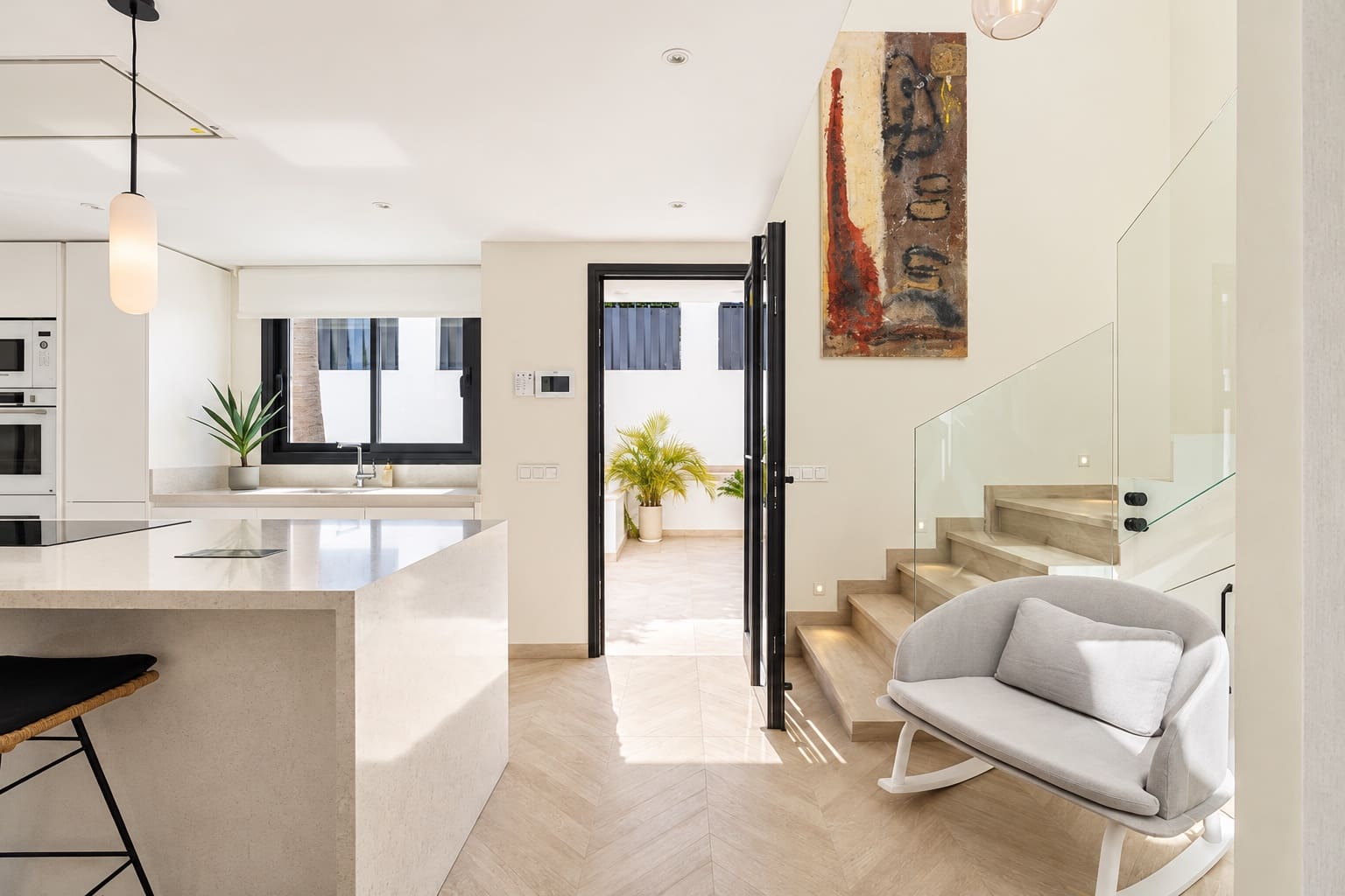 4 bedroom Villa for rent in Marbella with pool garage - € 16,000 (Ref: 10164070)