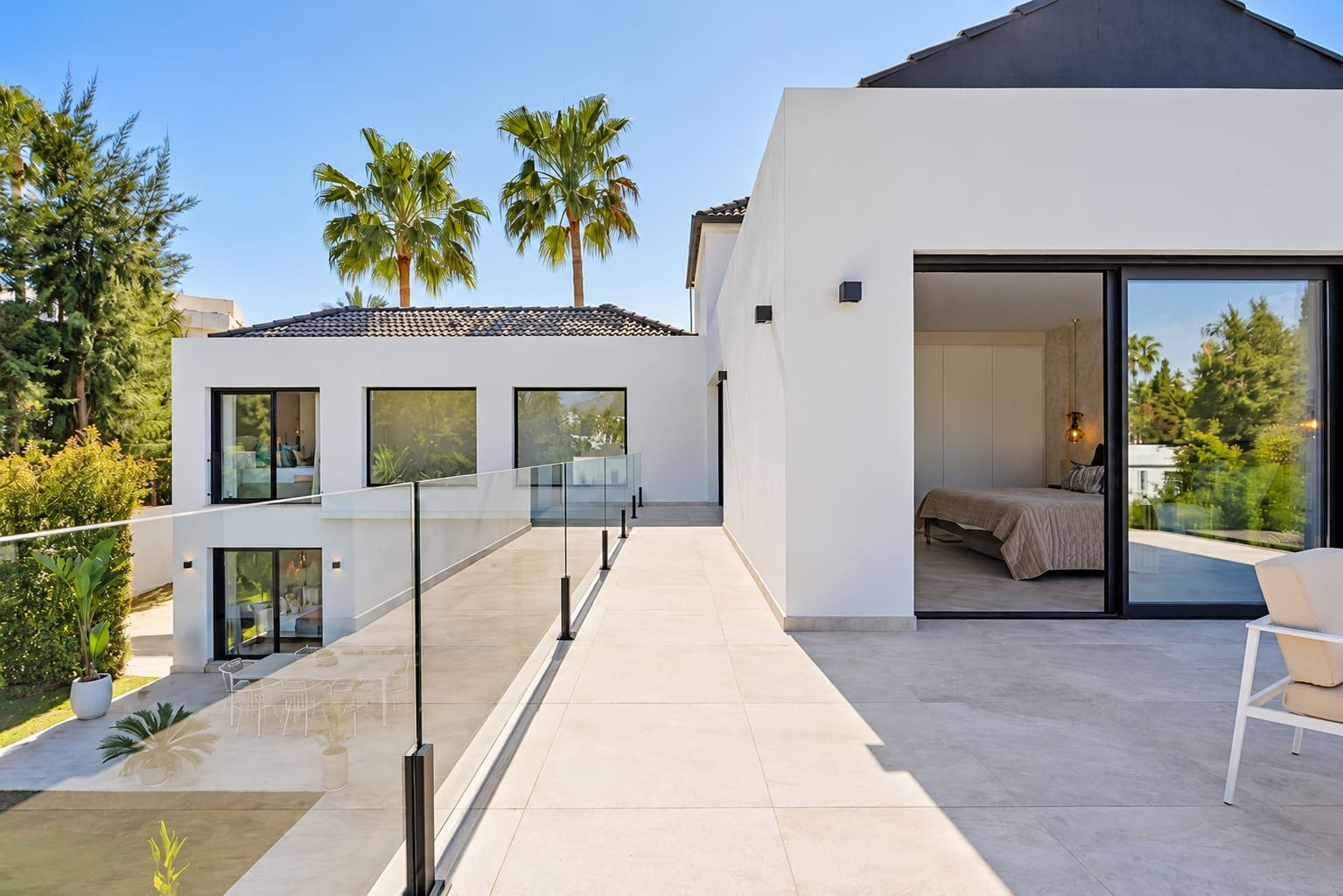4 bedroom Villa for rent in Marbella with pool garage - € 16,000 (Ref: 10164070)