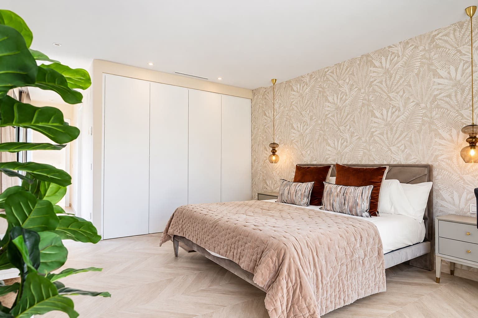 4 bedroom Villa for rent in Marbella with pool garage - € 16,000 (Ref: 10164070)