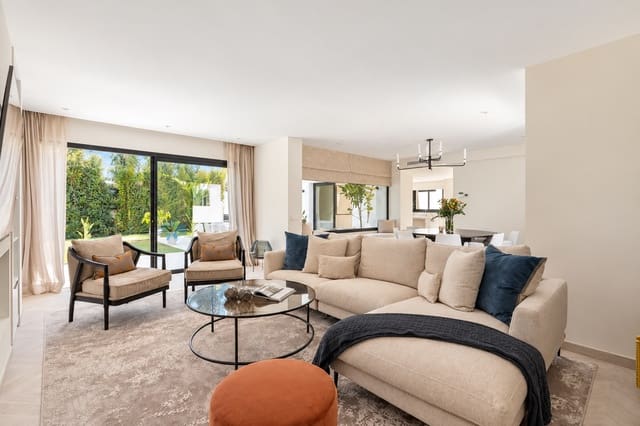 4 soveværelse Villa til leje i Las Brisas, Marbella med swimmingpool garage - € 16.000 (Ref: 10164070)