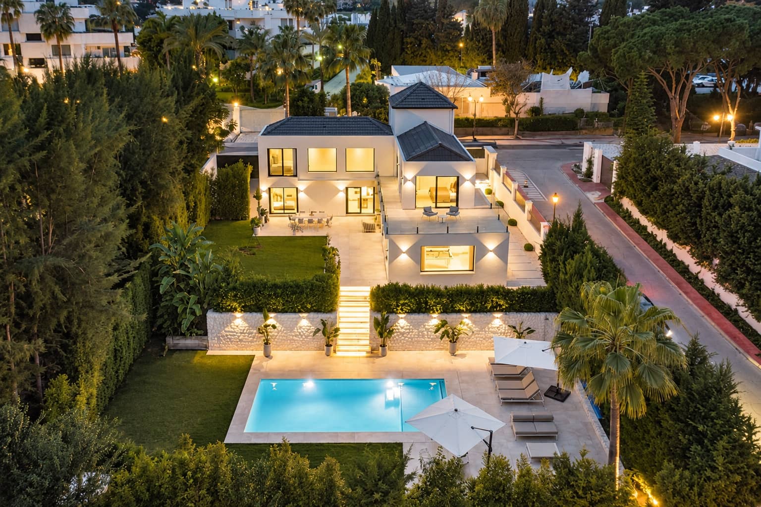 4 bedroom Villa for rent in Marbella with pool garage - € 16,000 (Ref: 10164070)