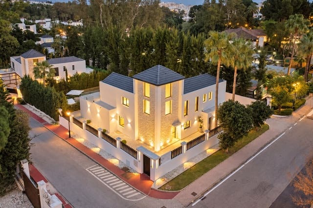 4 soveværelse Villa til leje i Las Brisas, Marbella med swimmingpool garage - € 16.000 (Ref: 10164070)