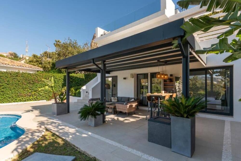 4 bedroom Villa for sale in Nueva Andalucia with pool garage - € 1,895,000 (Ref: 10164071)