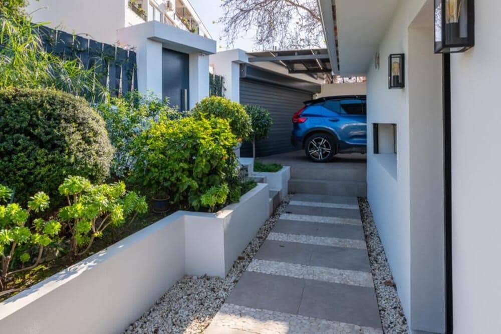 4 bedroom Villa for sale in Nueva Andalucia with pool garage - € 1,895,000 (Ref: 10164071)