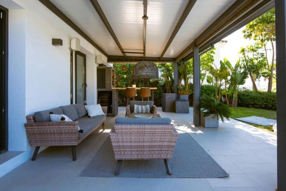 4 bedroom Villa for sale in Nueva Andalucia with pool garage - € 1,895,000 (Ref: 10164071)