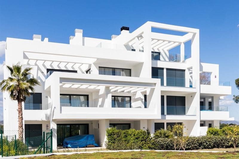2 slaapkamer Appartement te huur in Estepona met zwembad garage - € 3.500 (Ref: 10164072)