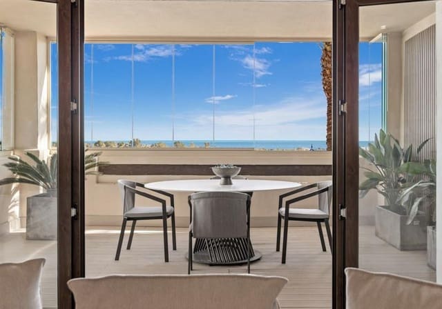Apartamento de 3 habitaciones en El Paraiso, Estepona en alquiler con piscina garaje - 3.500 € (Ref: 10164073)