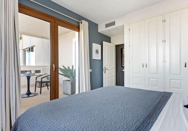 Apartamento de 3 habitaciones en El Paraiso, Estepona en alquiler con piscina garaje - 3.500 € (Ref: 10164073)