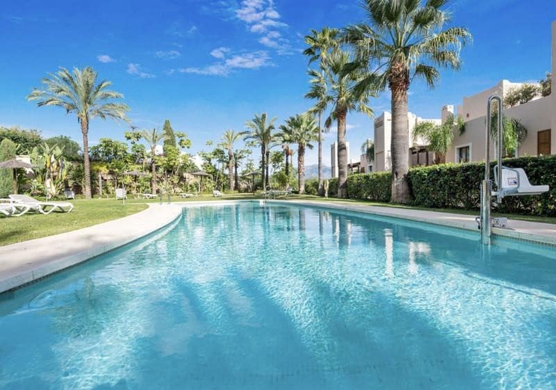 Apartamento de 3 habitaciones en El Paraiso en alquiler con piscina garaje - 3.500 € (Ref: 10164073)
