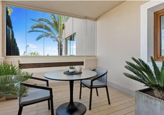 Apartamento de 3 habitaciones en El Paraiso, Estepona en alquiler con piscina garaje - 3.500 € (Ref: 10164073)
