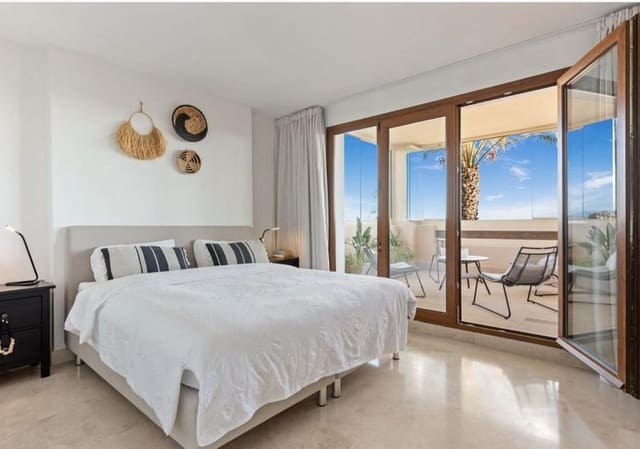 Apartamento de 3 habitaciones en El Paraiso, Estepona en alquiler con piscina garaje - 3.500 € (Ref: 10164073)