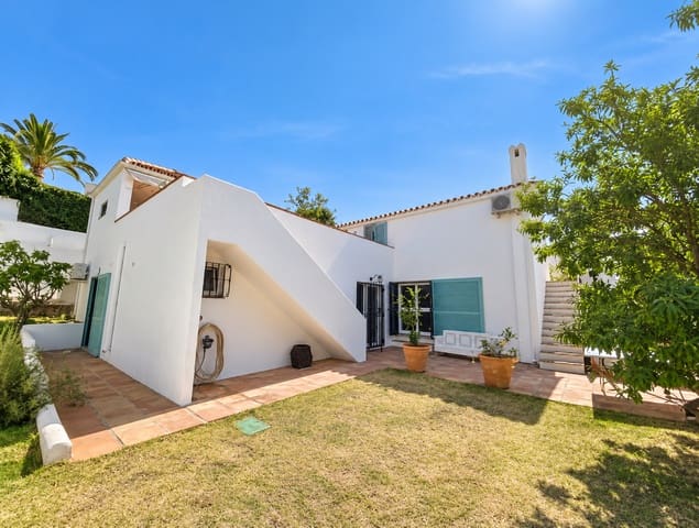 4 soverom Villa til salgs i Las Lomas, Estepona med svømmebasseng garasje - € 1 295 000 (Ref: 10164075)