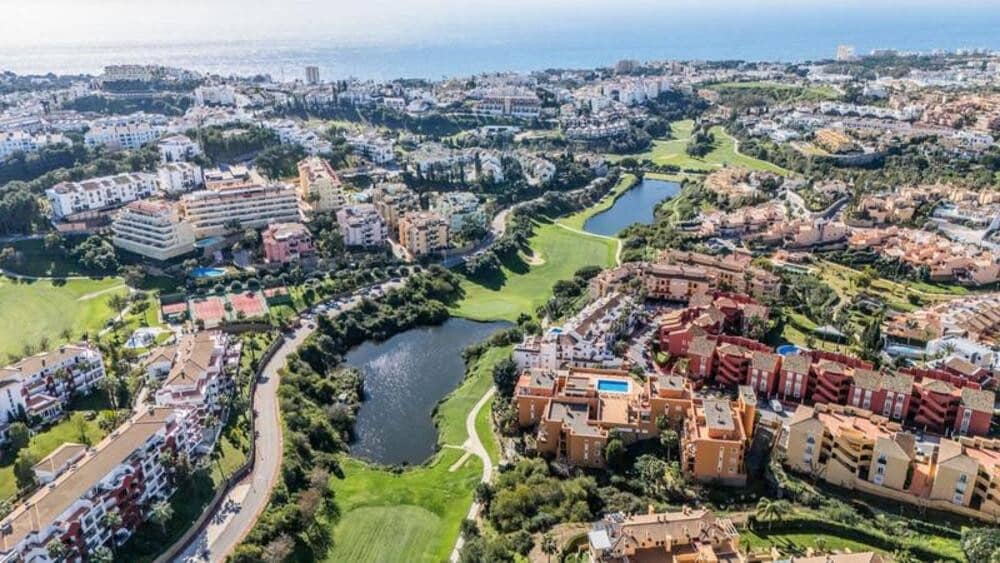 2 bedroom Apartment for sale in Riviera del Sol with pool garage - € 320,000 (Ref: 10166008)