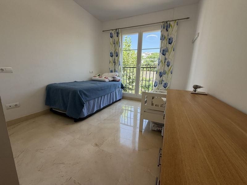 3 Zimmer Apartment zu vermieten in Benahavis mit Pool Garage - 2.300 € (Ref: 10166010)