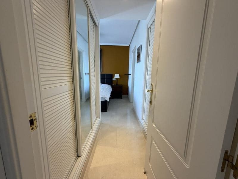 3 Zimmer Apartment zu vermieten in Benahavis mit Pool Garage - 2.300 € (Ref: 10166010)