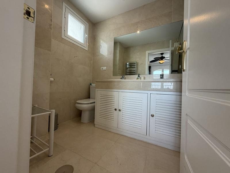 3 Zimmer Apartment zu vermieten in Benahavis mit Pool Garage - 2.300 € (Ref: 10166010)