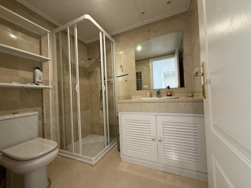 3 Zimmer Apartment zu vermieten in Benahavis mit Pool Garage - 2.300 € (Ref: 10166010)