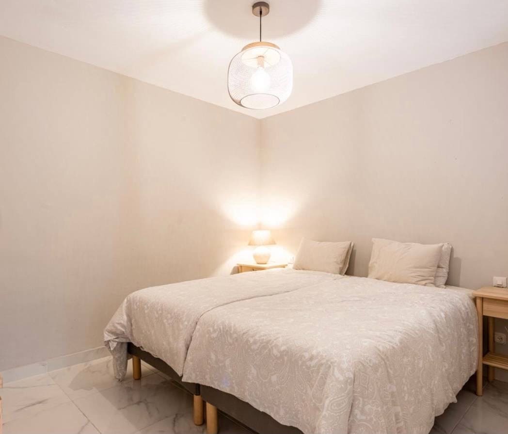 2 soverom Leilighet til leie i Marbella med svømmebasseng garasje - € 2 000 (Ref: 10168084)