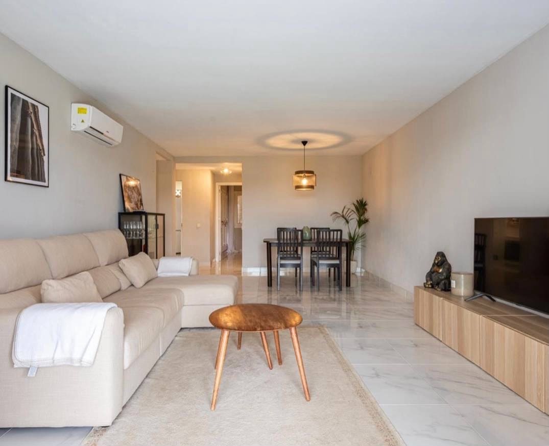 2 soverom Leilighet til leie i Marbella med svømmebasseng garasje - € 2 000 (Ref: 10168084)