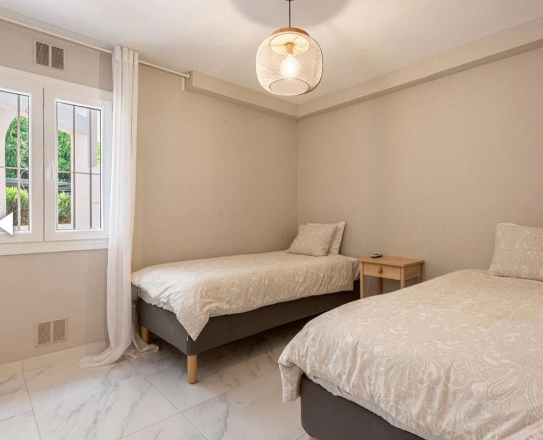 2 soverom Leilighet til leie i Marbella med svømmebasseng garasje - € 2 000 (Ref: 10168084)