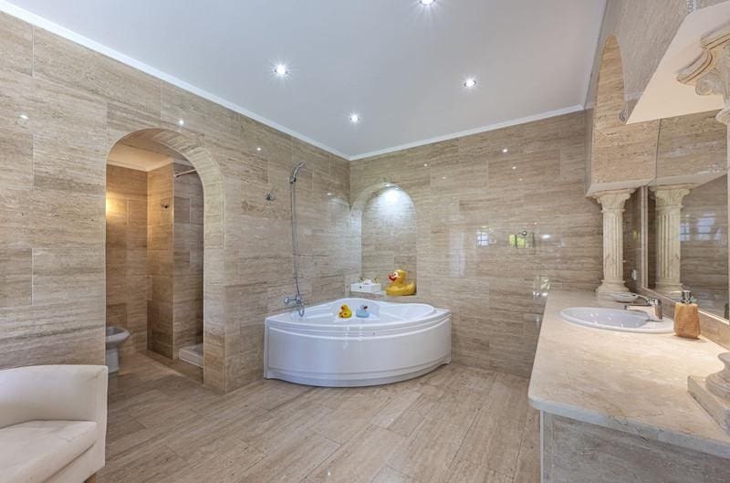 4 Zimmer Villa zu vermieten in Marbella mit Pool Garage - 7.500 € (Ref: 10168087)