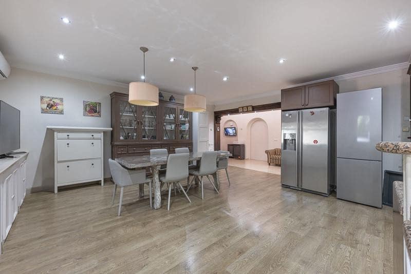 4 Zimmer Villa zu vermieten in Marbella mit Pool Garage - 7.500 € (Ref: 10168087)